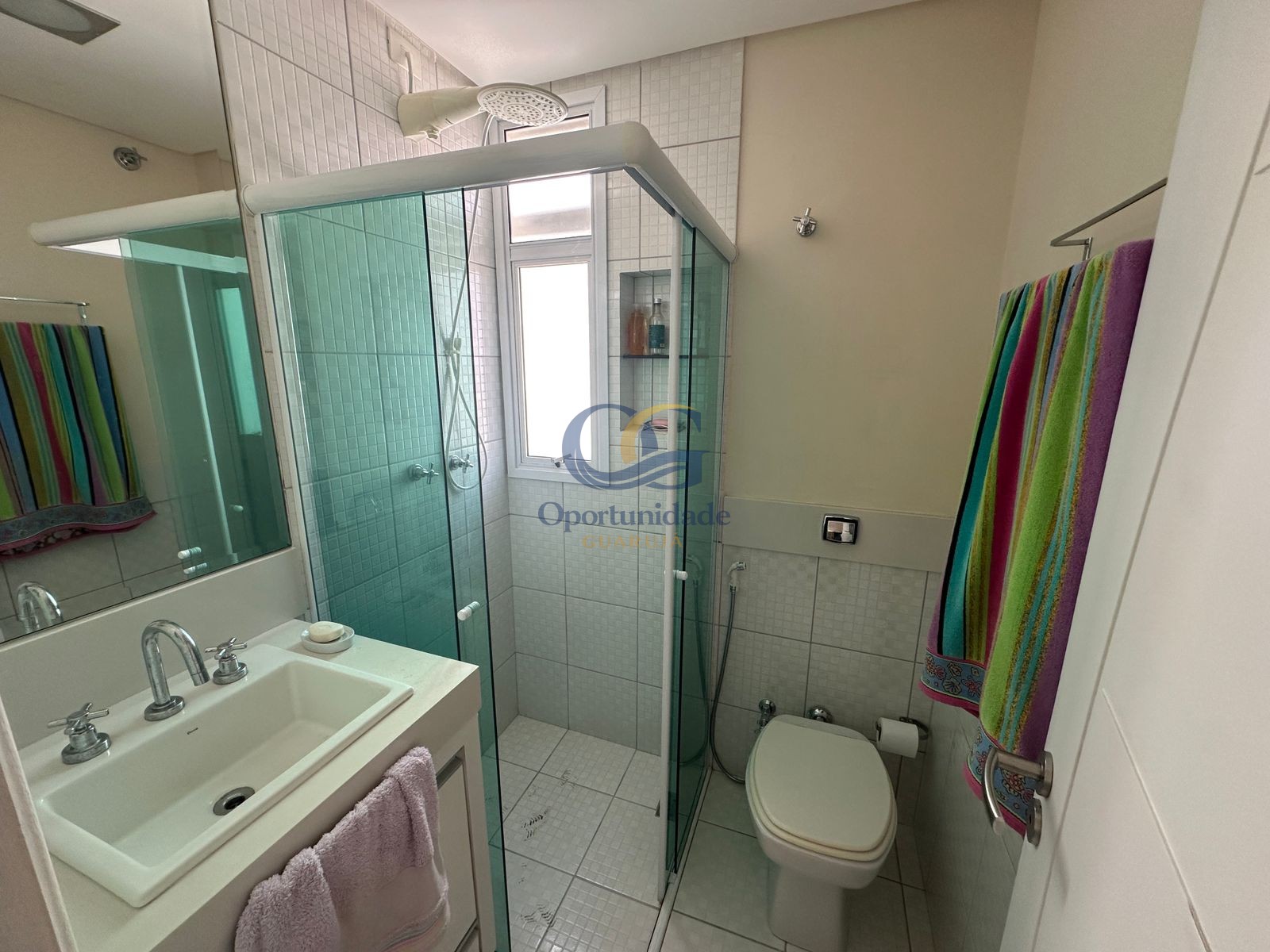 Apartamento na Praia das Pitangueiras, Guarujá - SP