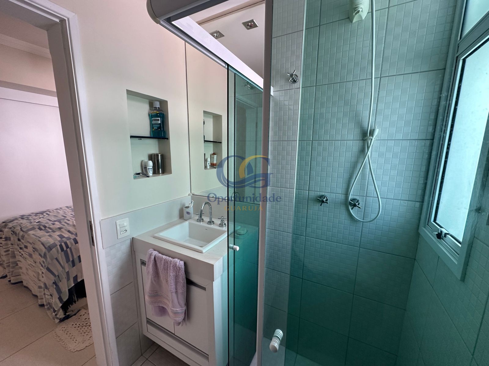 Apartamento na Praia das Pitangueiras, Guarujá - SP