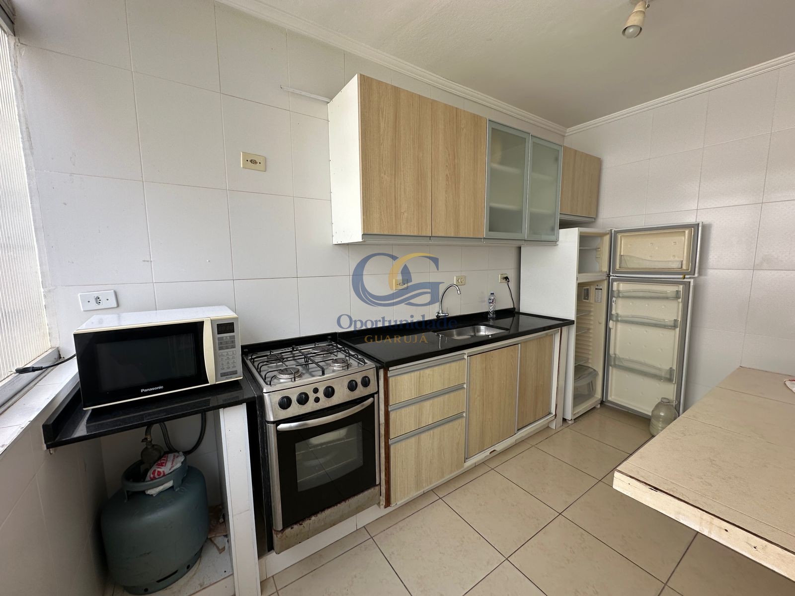 Apartamento na Praia das Pitangueiras, Guarujá - SP