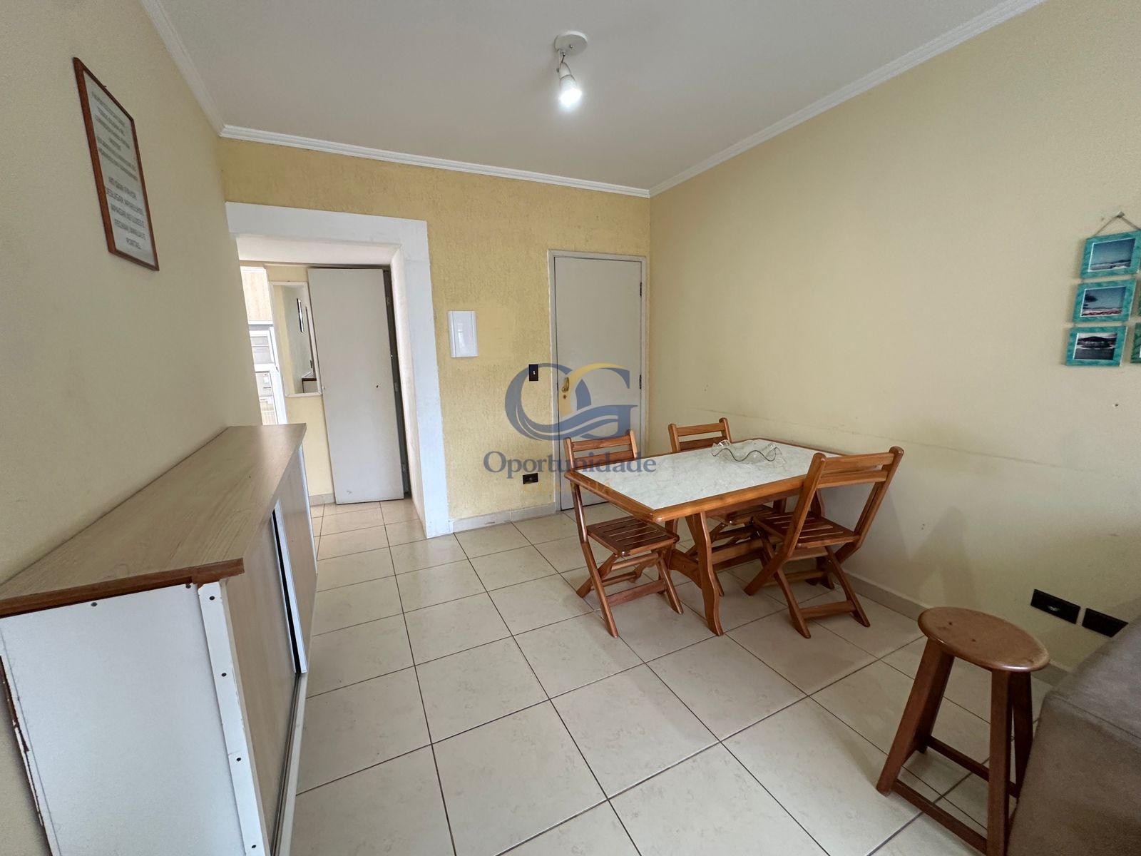 Apartamento na Praia das Pitangueiras, Guarujá - SP