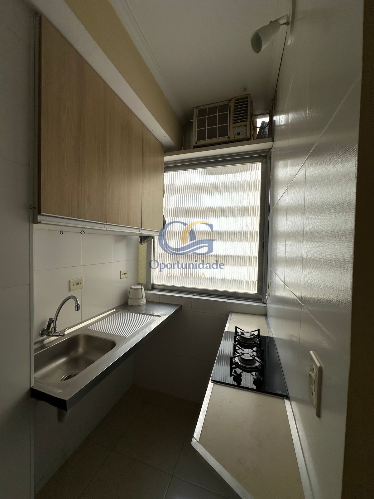 Apartamento na Praia das Pitangueiras, Guarujá - SP