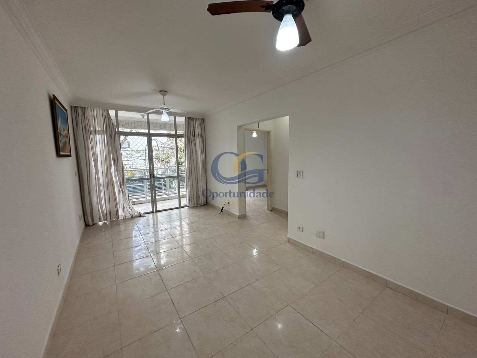 Apartamento na Praia das Pitangueiras, Guarujá - SP