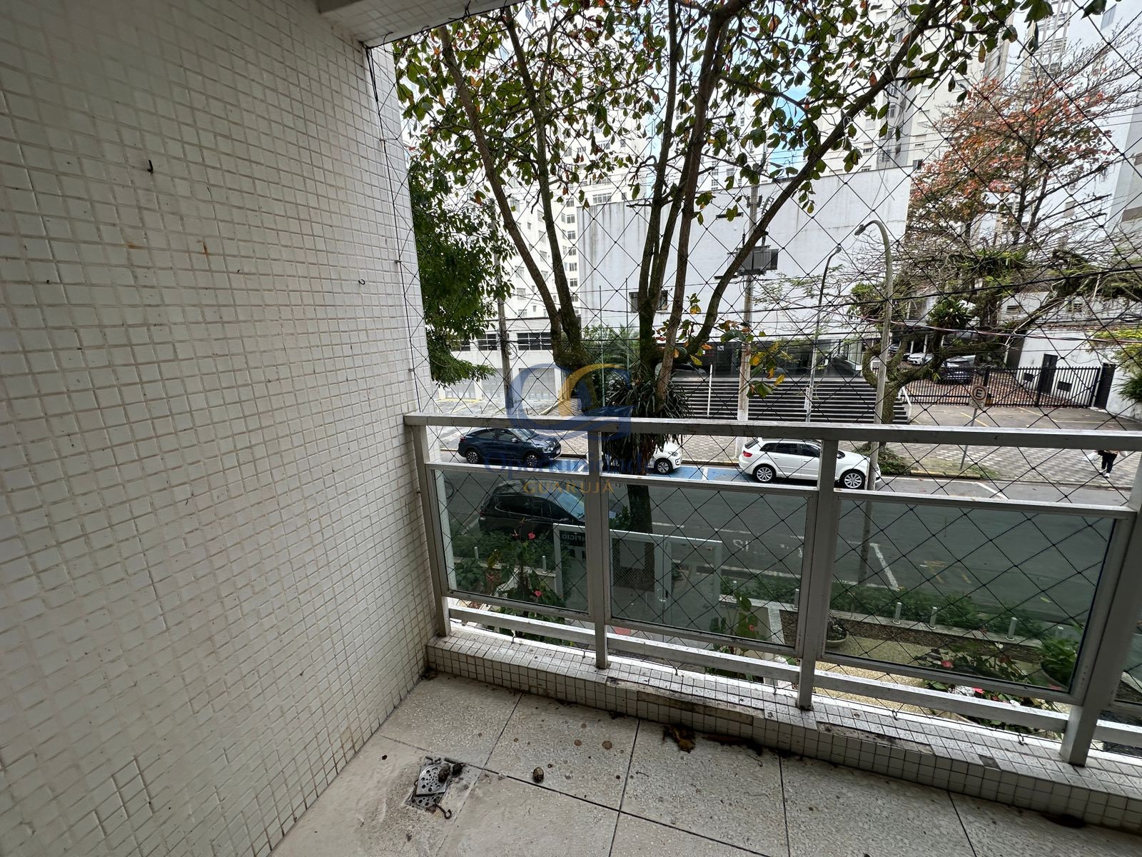 Apartamento na Praia das Pitangueiras, Guarujá - SP