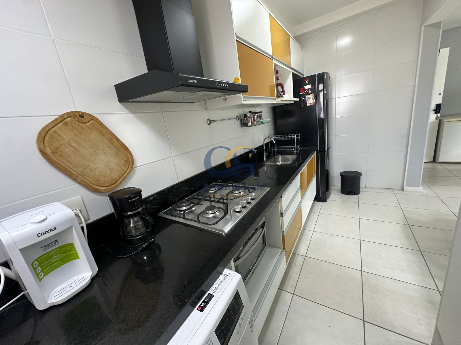 Apartamento na Praia das Pitangueiras, Guarujá - SP