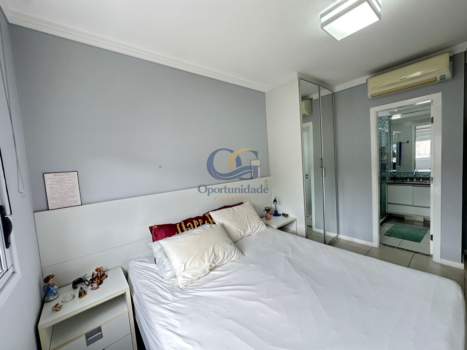 Apartamento na Praia das Pitangueiras, Guarujá - SP
