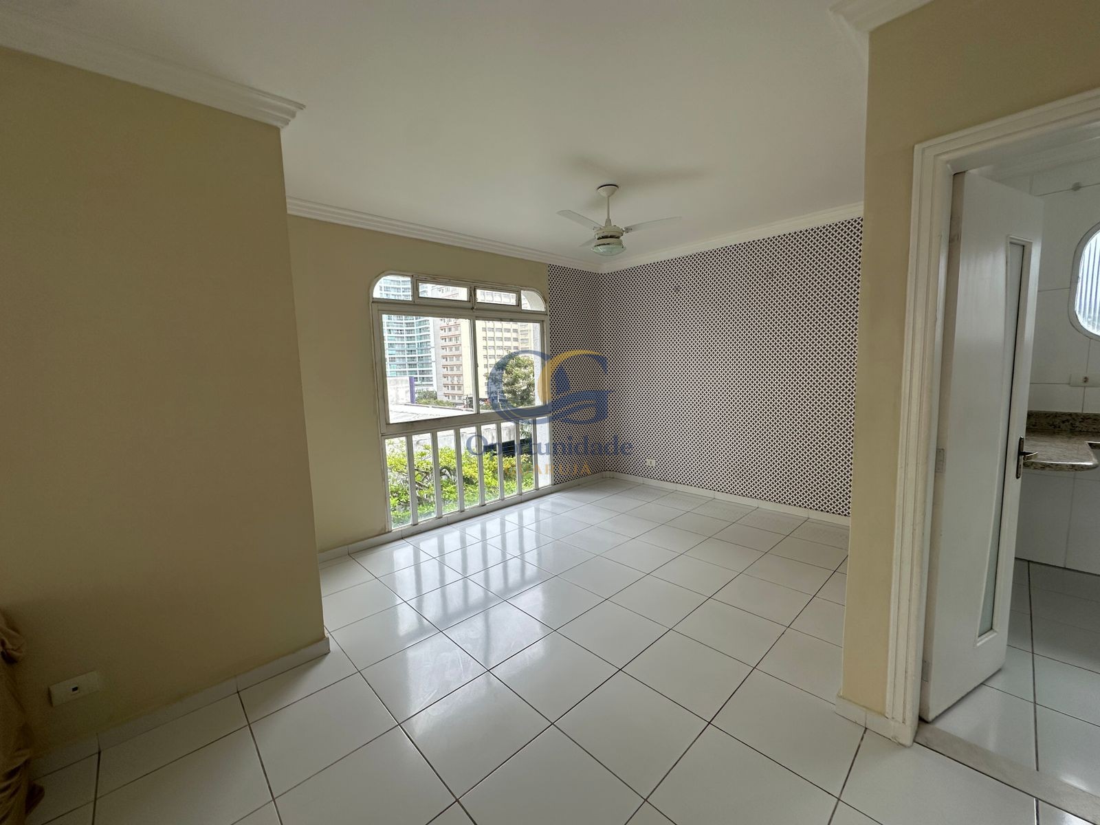 Apartamento na Praia das Pitangueiras, Guarujá - SP