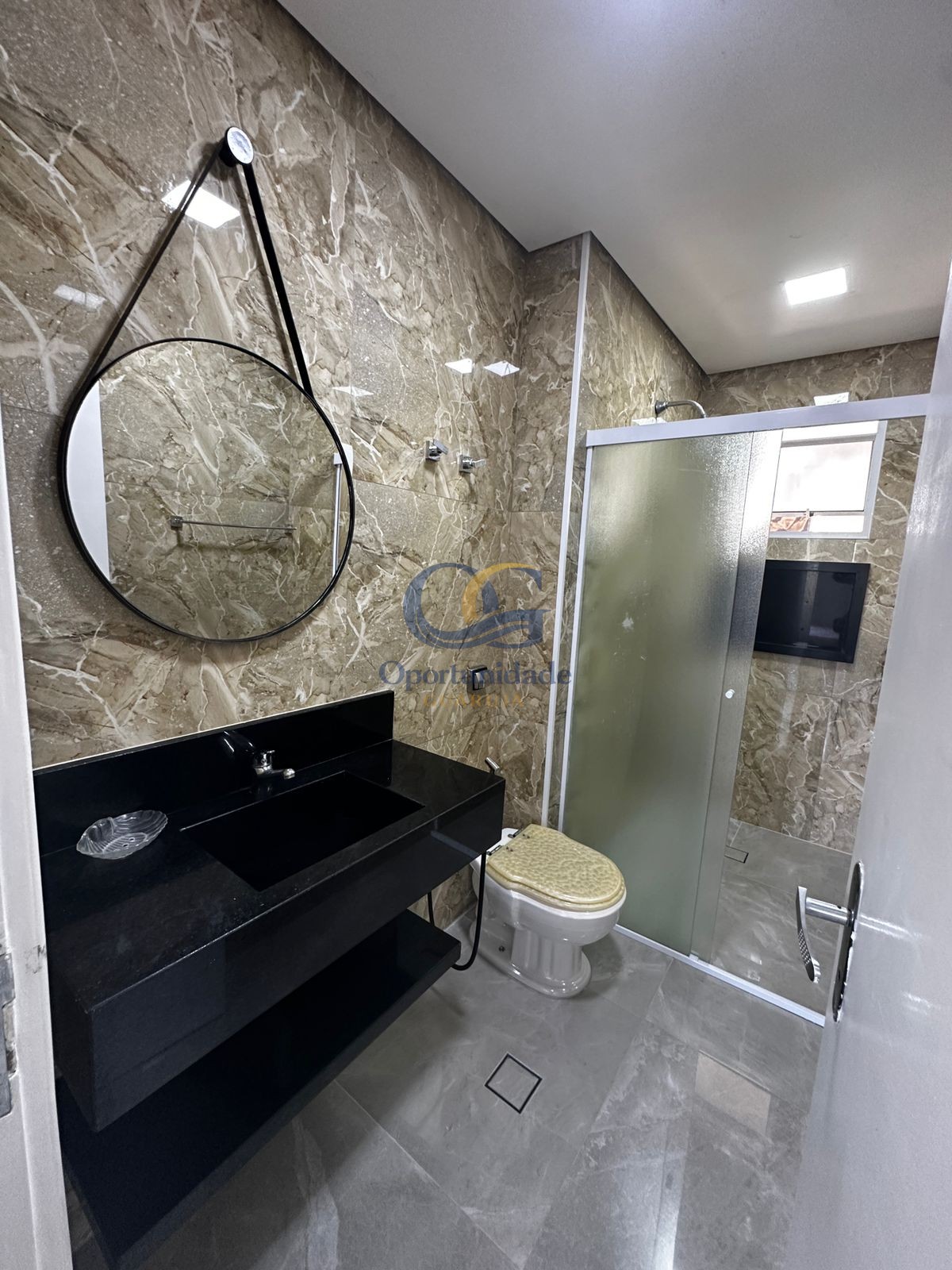 Apartamento Frente ao Mar nas Pitangueiras, Guarujá - SP