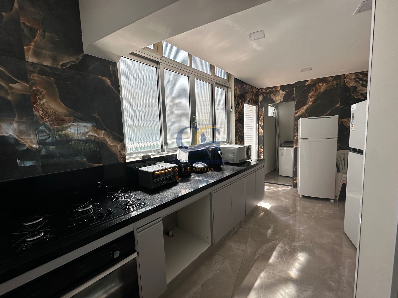 Apartamento Frente ao Mar nas Pitangueiras, Guarujá - SP
