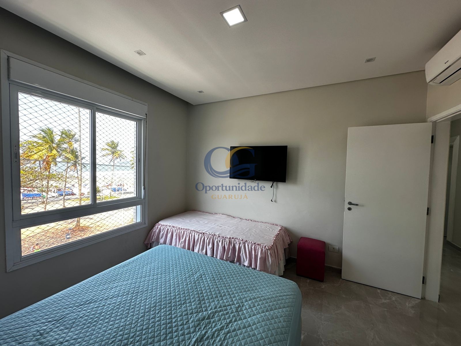 Apartamento Frente ao Mar nas Pitangueiras, Guarujá - SP