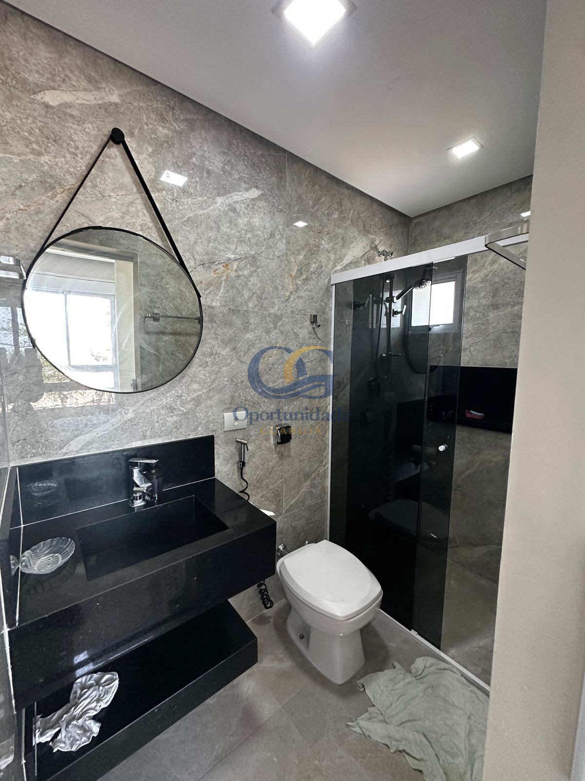 Apartamento Frente ao Mar nas Pitangueiras, Guarujá - SP
