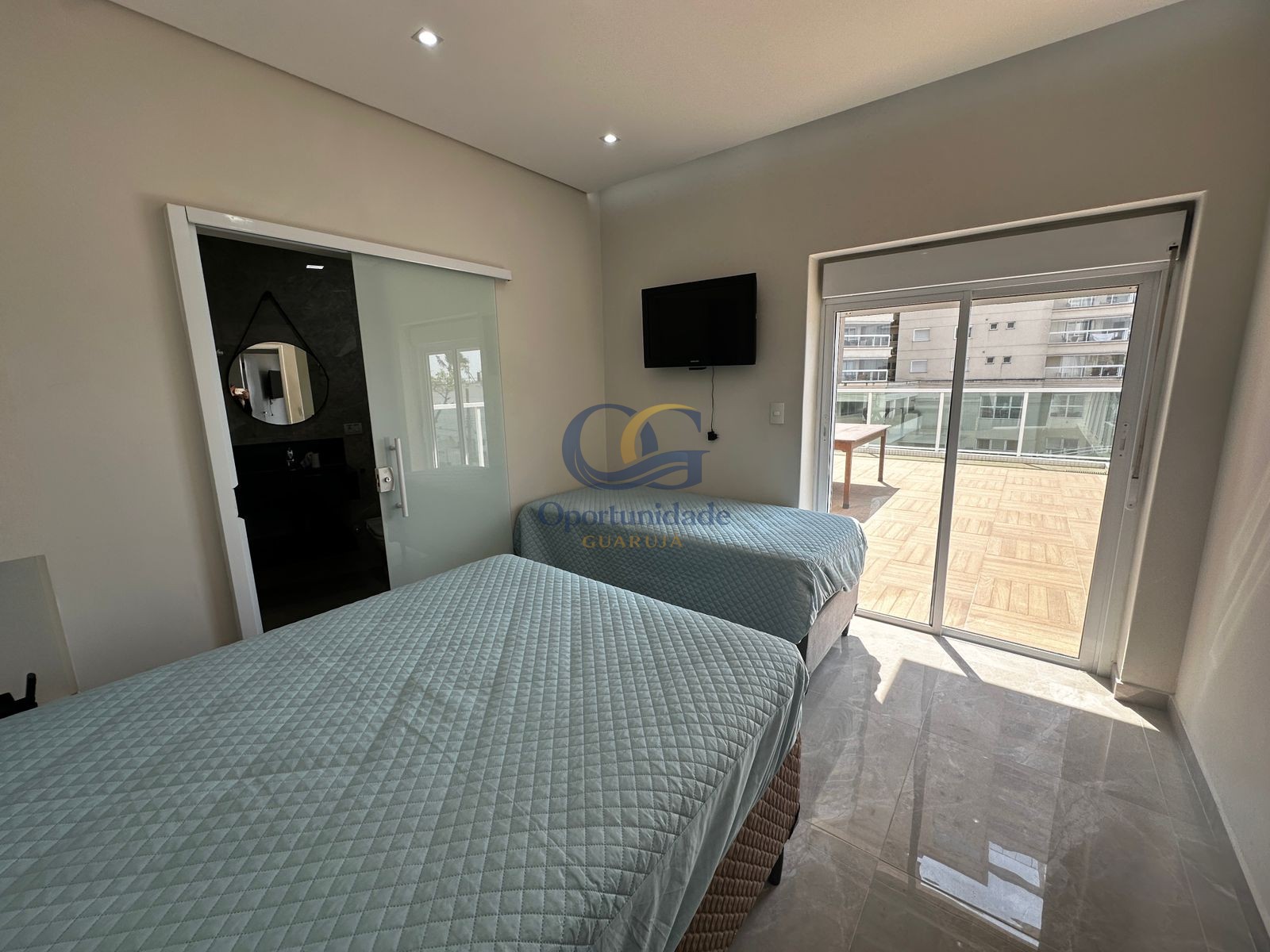 Apartamento Frente ao Mar nas Pitangueiras, Guarujá - SP