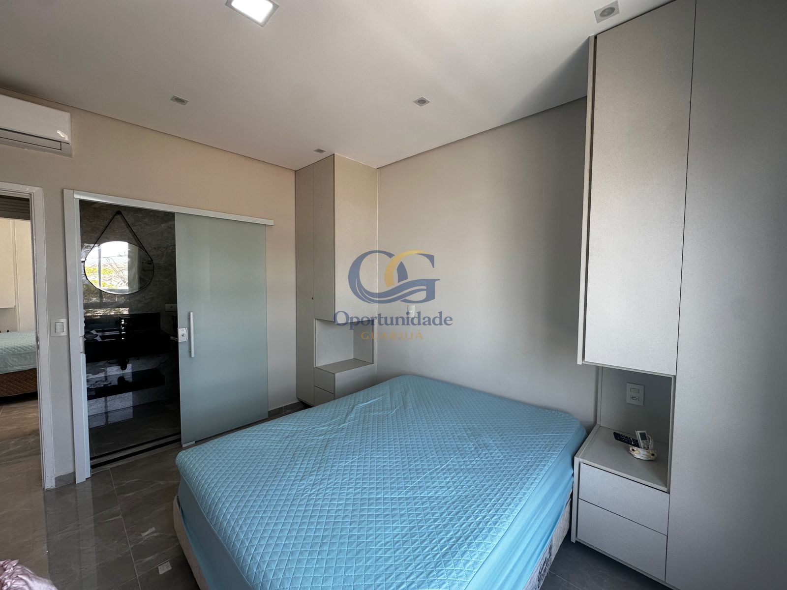Apartamento Frente ao Mar nas Pitangueiras, Guarujá - SP