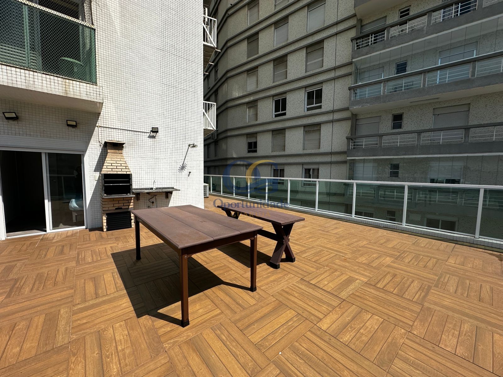 Apartamento Frente ao Mar nas Pitangueiras, Guarujá - SP