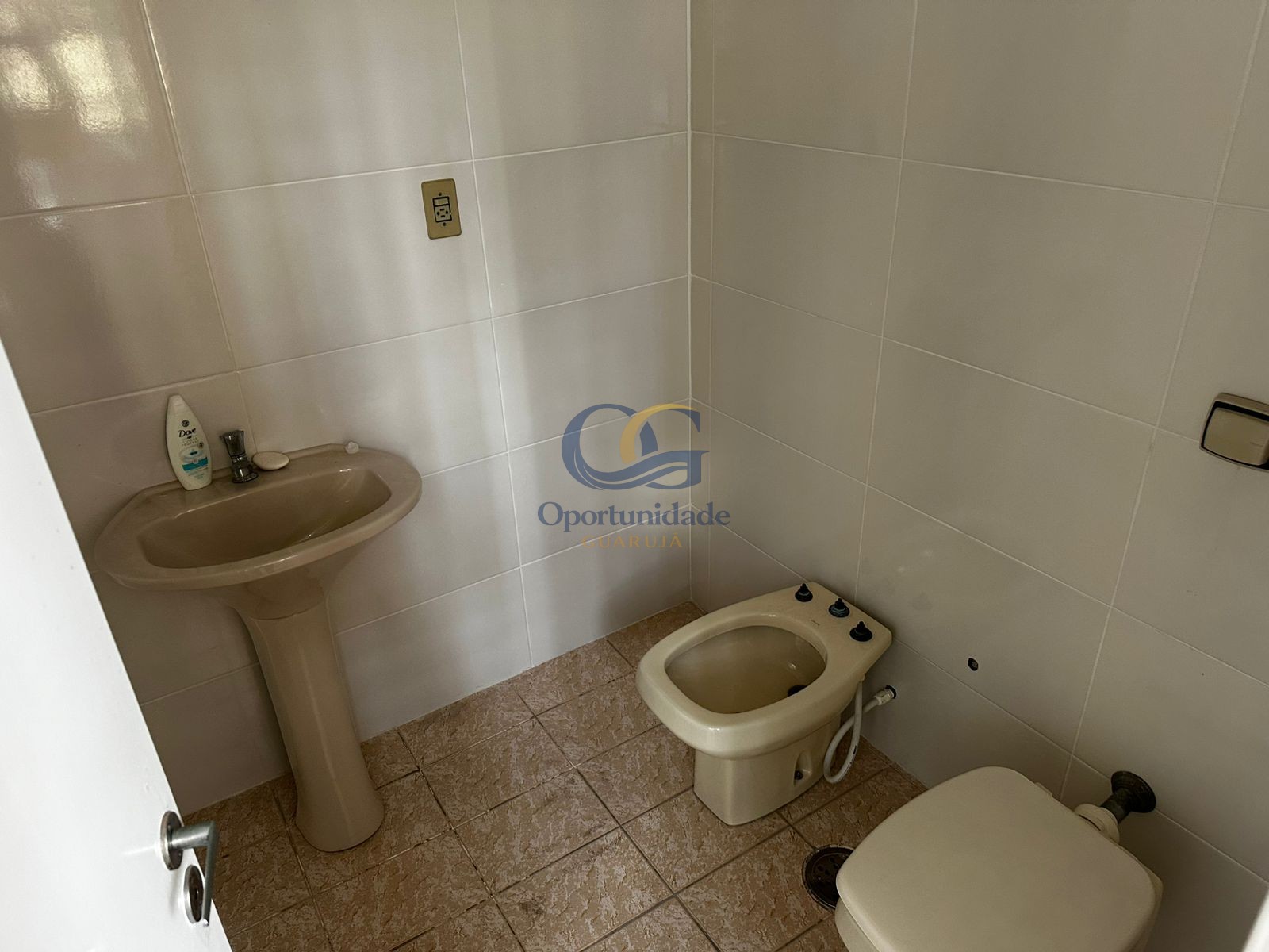 Apartamento na Praia das Pitangueiras, Guarujá - SP