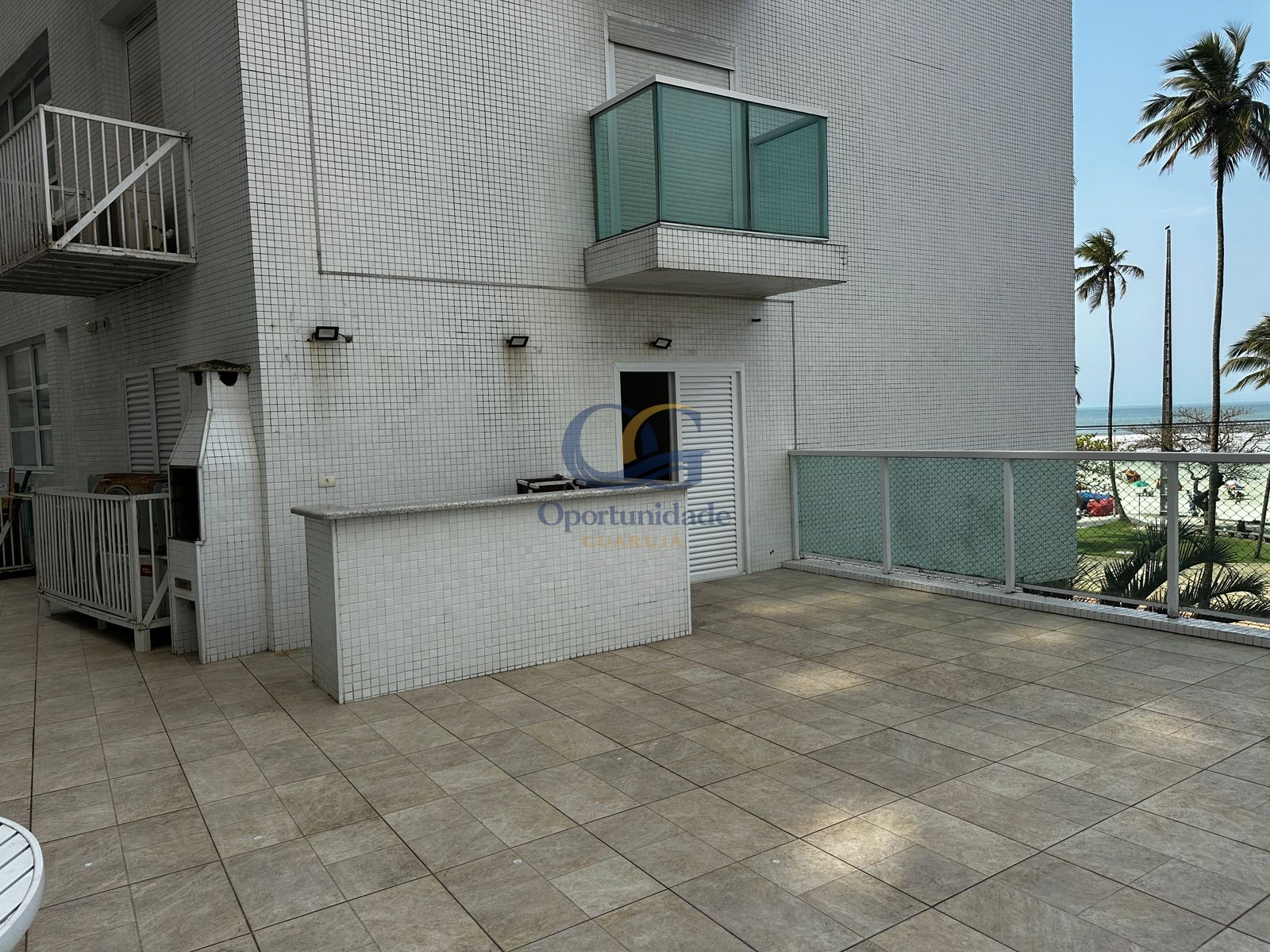 Apartamento Frente ao Mar nas Pitangueiras, Guarujá - SP