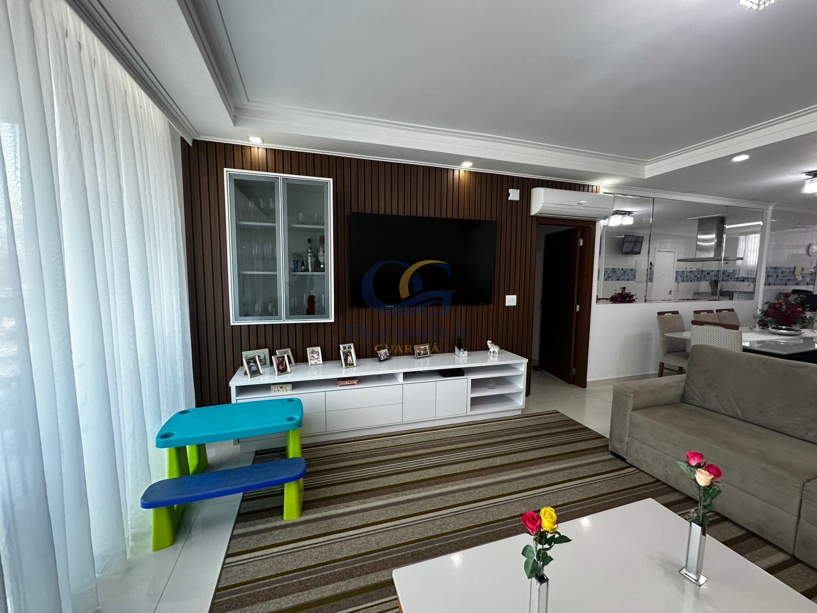 Apartamento Frente ao Mar nas Pitangueiras, Guarujá - SP