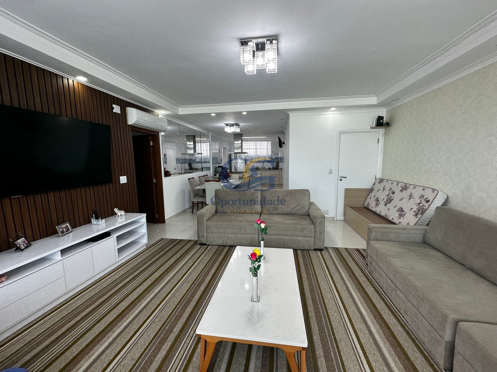 Apartamento Frente ao Mar nas Pitangueiras, Guarujá - SP
