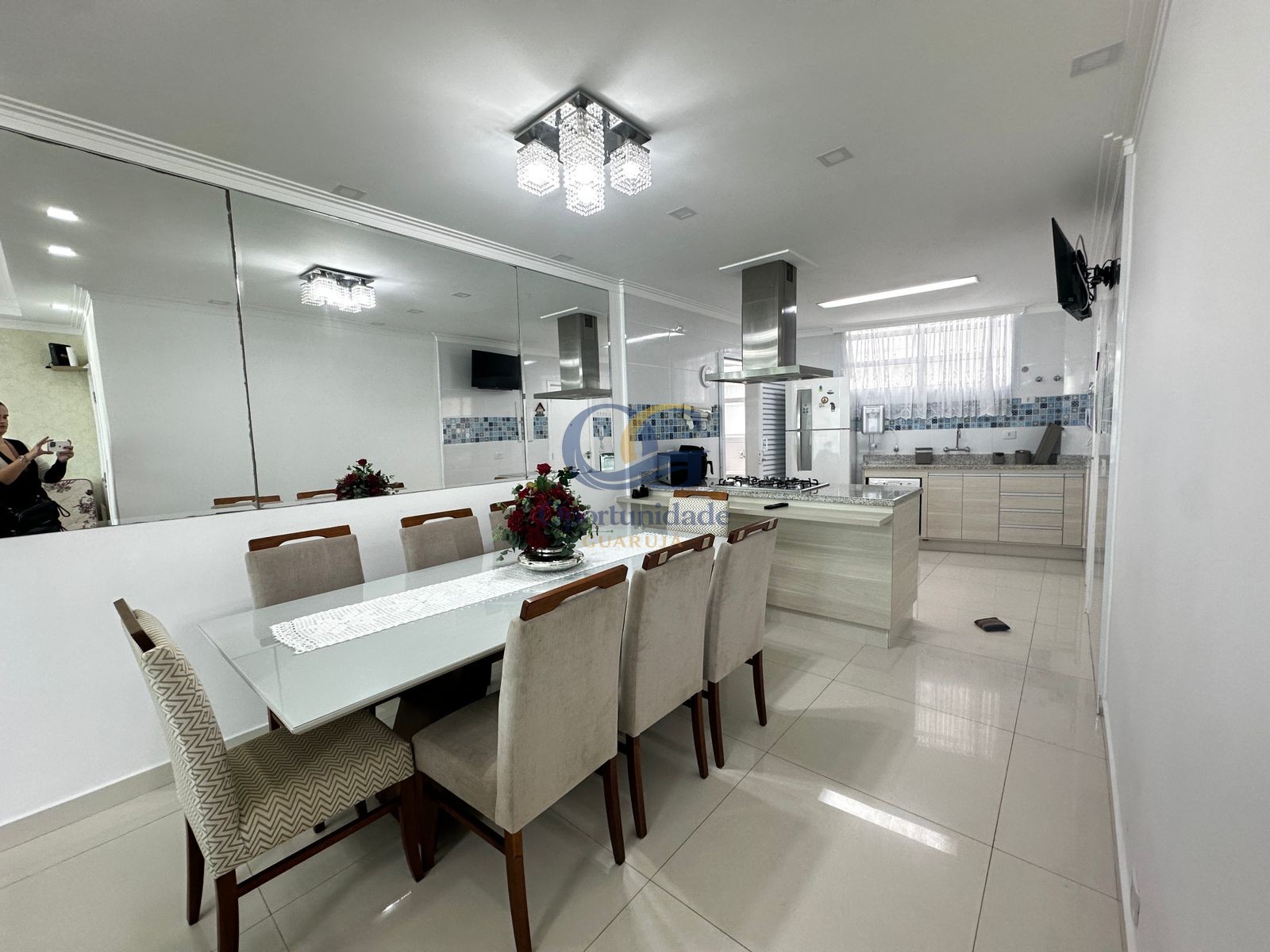 Apartamento Frente ao Mar nas Pitangueiras, Guarujá - SP