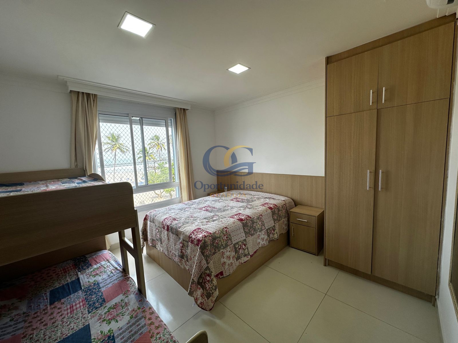 Apartamento Frente ao Mar nas Pitangueiras, Guarujá - SP