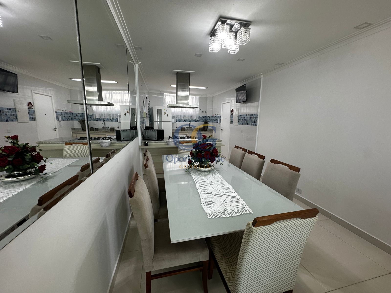 Apartamento Frente ao Mar nas Pitangueiras, Guarujá - SP
