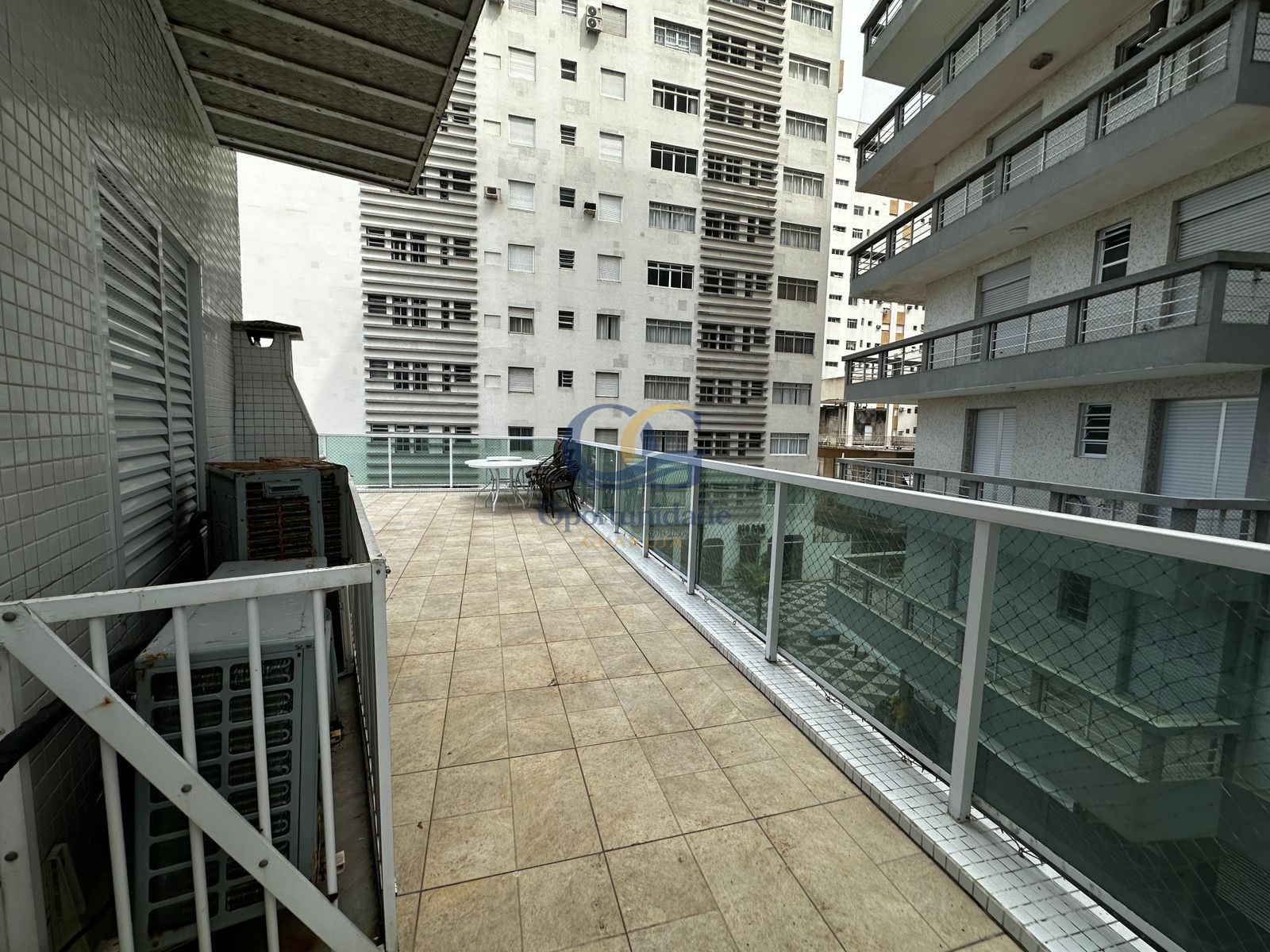 Apartamento Frente ao Mar nas Pitangueiras, Guarujá - SP