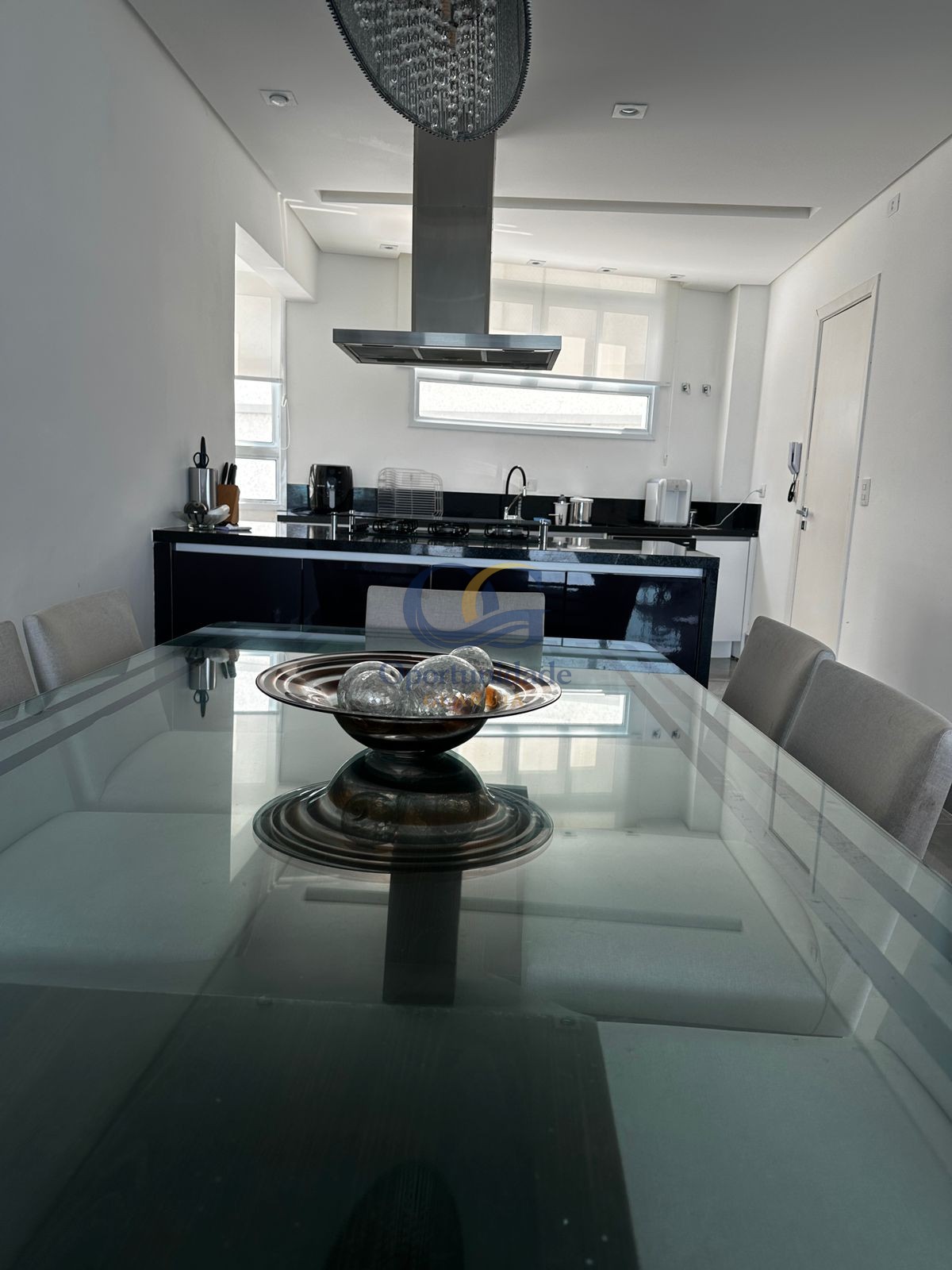 Apartamento Frente ao Mar nas Pitangueiras, Guarujá - SP