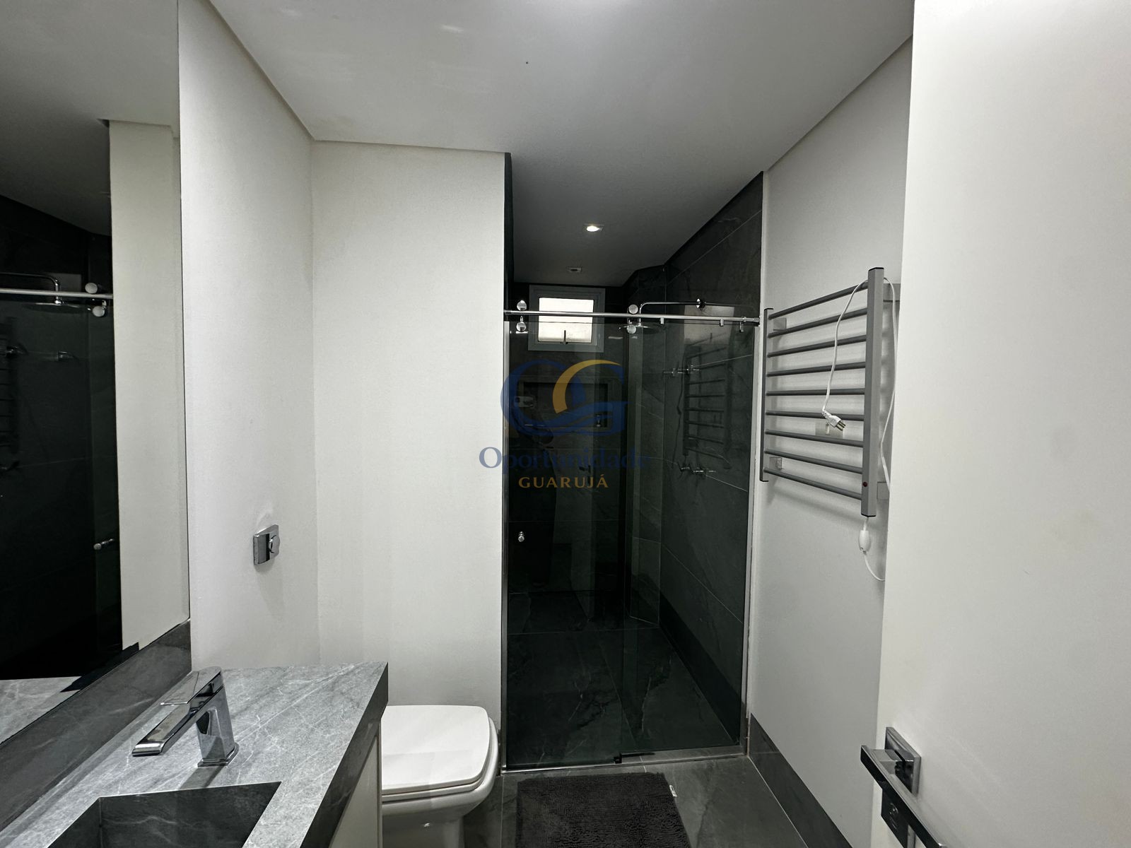 Apartamento Frente ao Mar nas Pitangueiras, Guarujá - SP