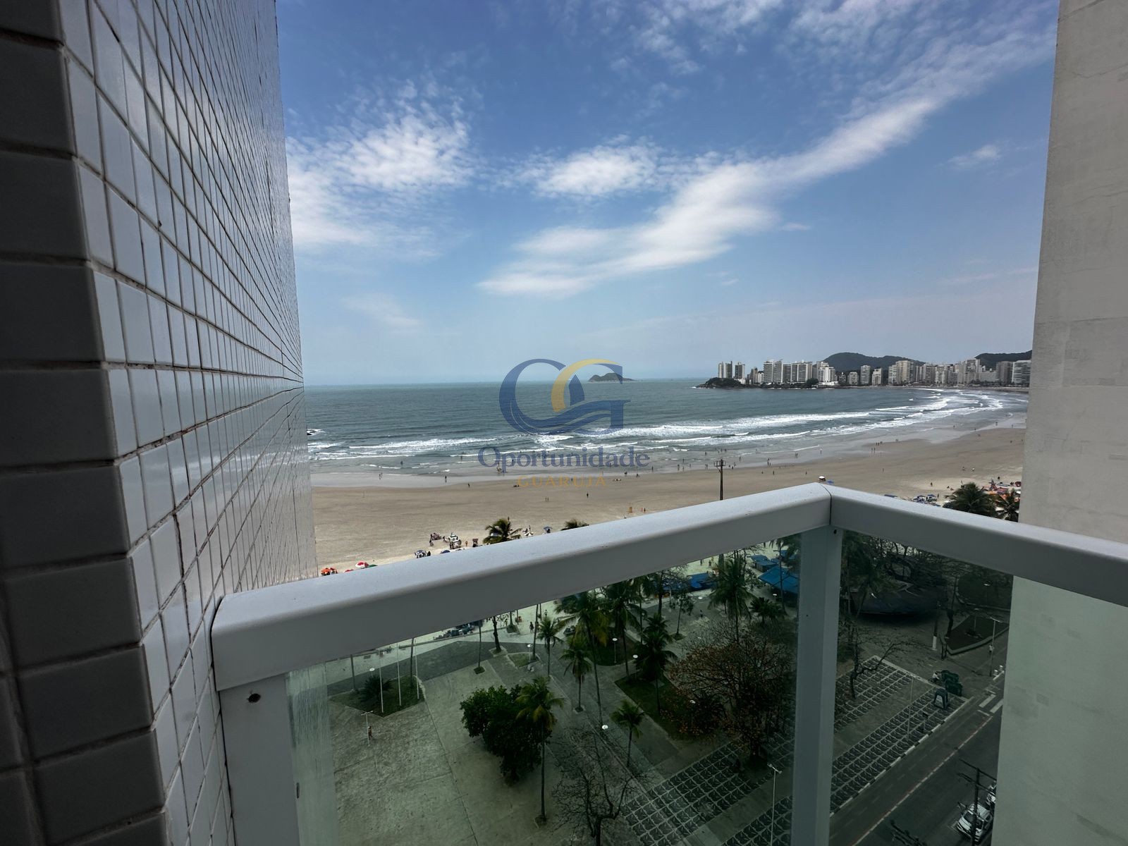 Apartamento Frente ao Mar nas Pitangueiras, Guarujá - SP