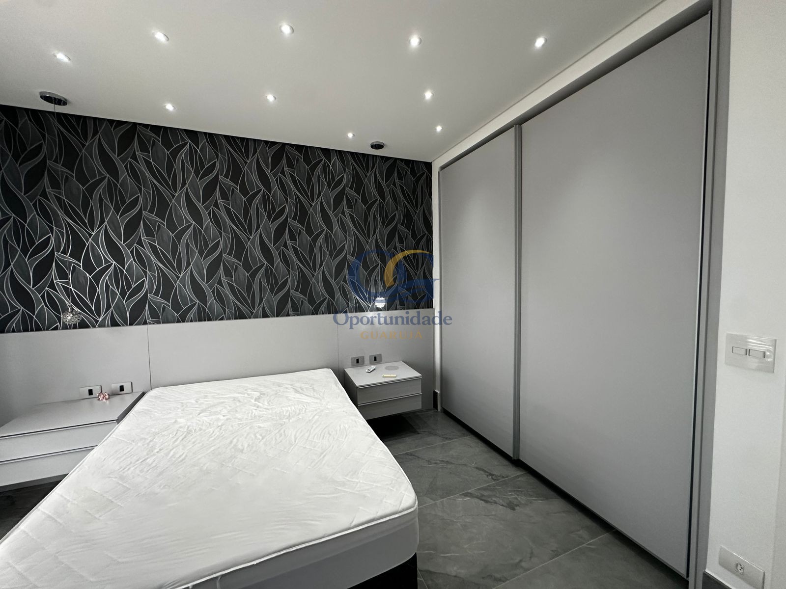Apartamento Frente ao Mar nas Pitangueiras, Guarujá - SP