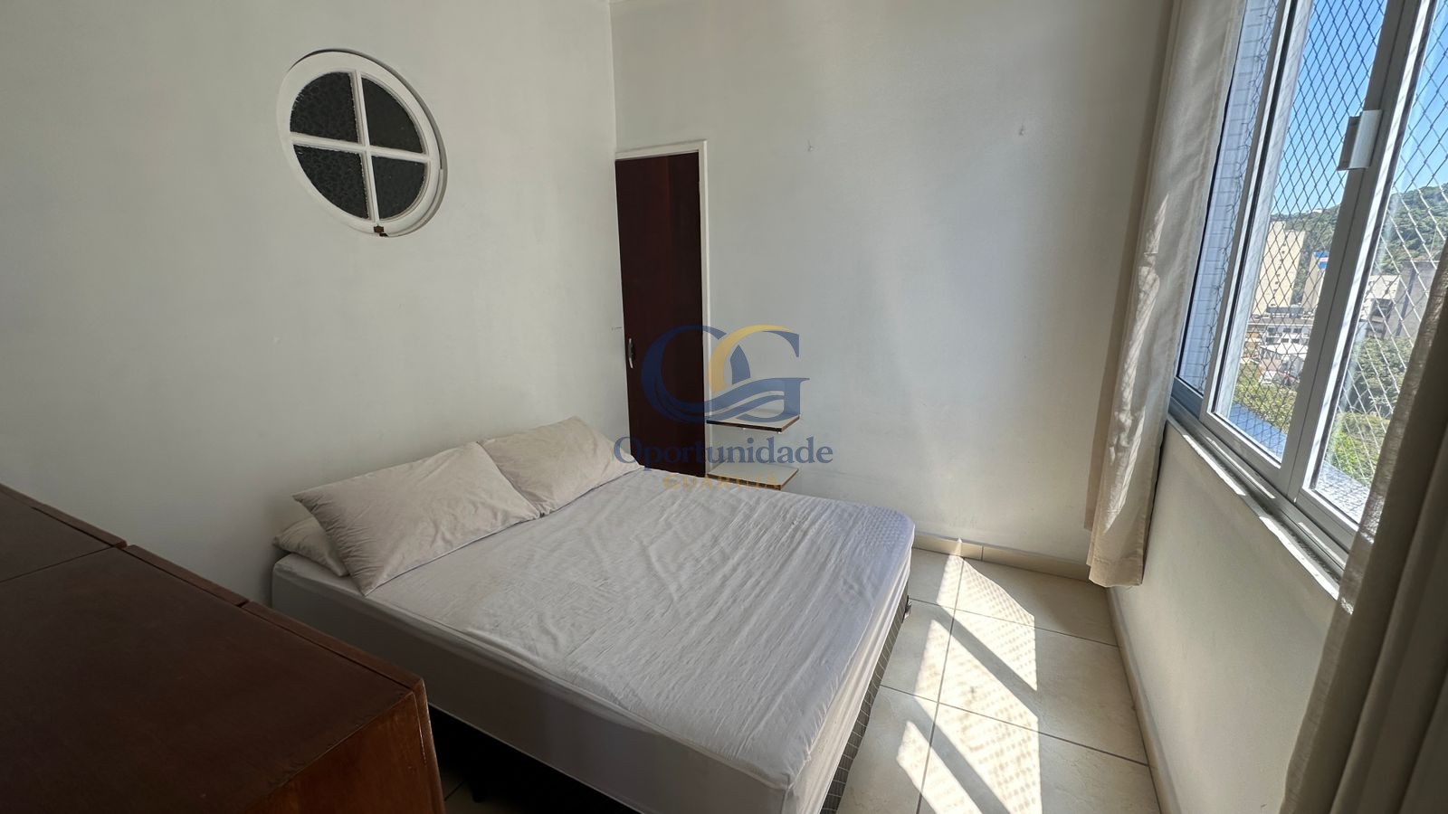 Apartamento na Praia das Pitangueiras, Guarujá - SP
