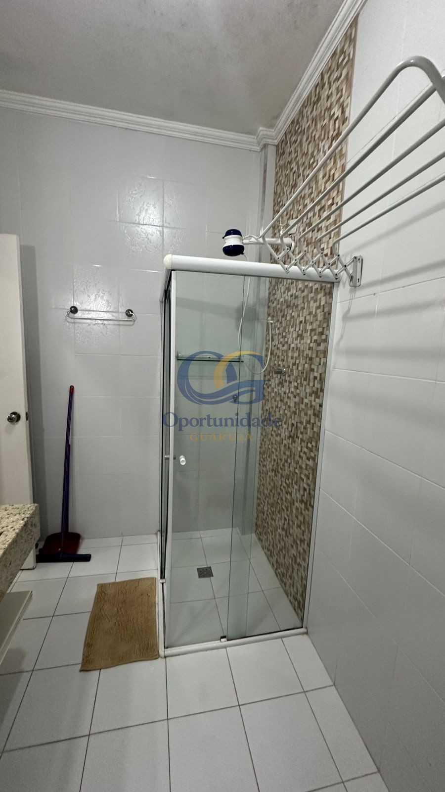 Apartamento na Praia das Pitangueiras, Guarujá - SP