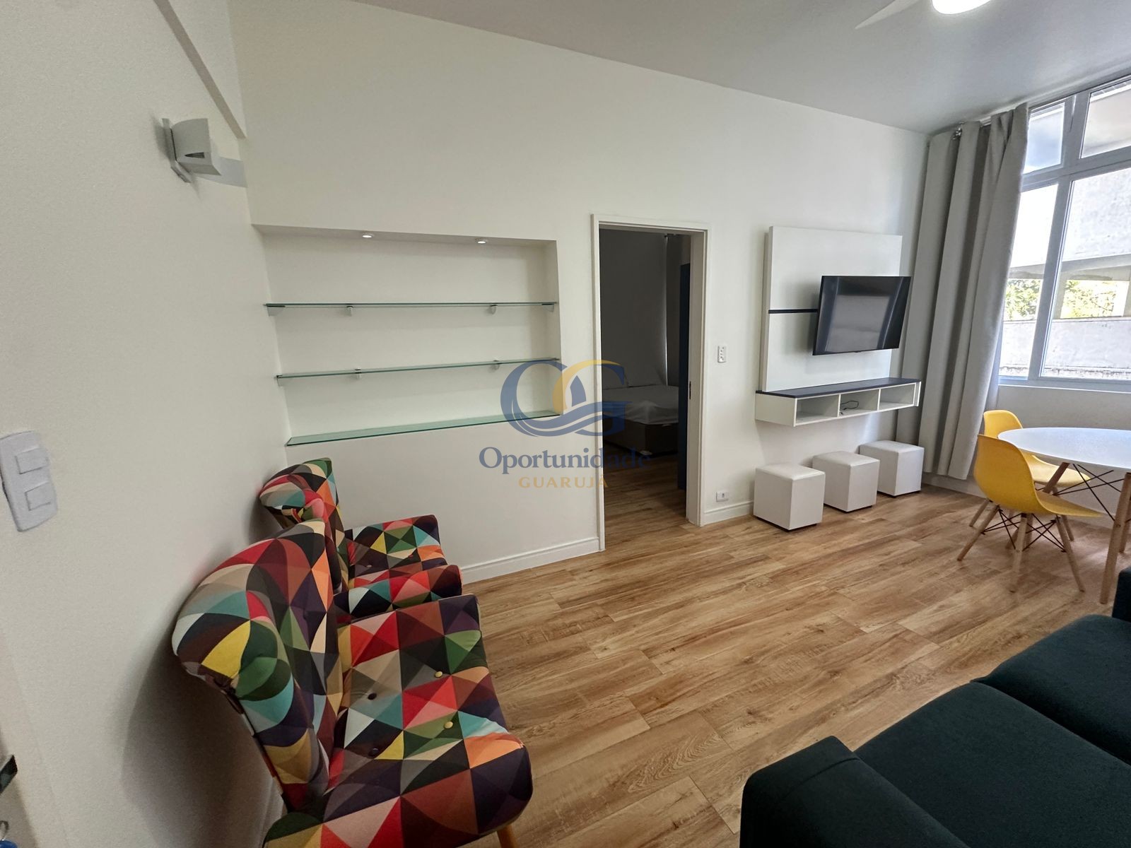 Apartamento na Praia das Pitangueiras, Guarujá - SP