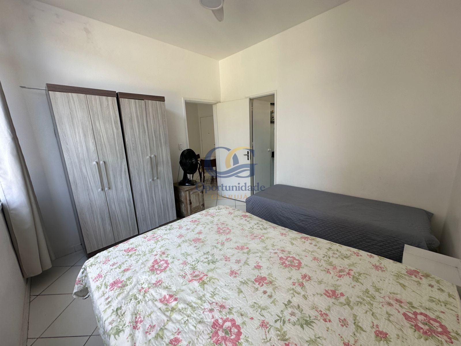 Apartamento na Praia das Pitangueiras, Guarujá - SP
