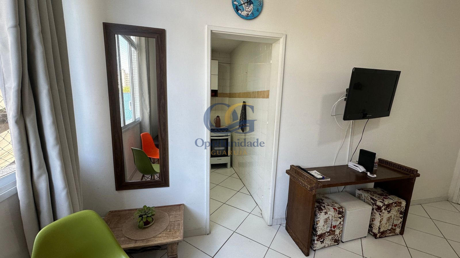 Apartamento na Praia das Pitangueiras, Guarujá - SP