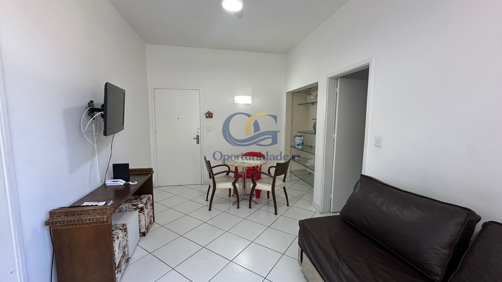 Apartamento na Praia das Pitangueiras, Guarujá - SP