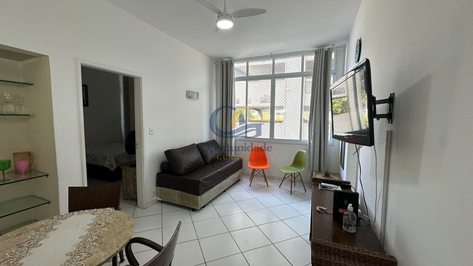 Apartamento na Praia das Pitangueiras, Guarujá - SP