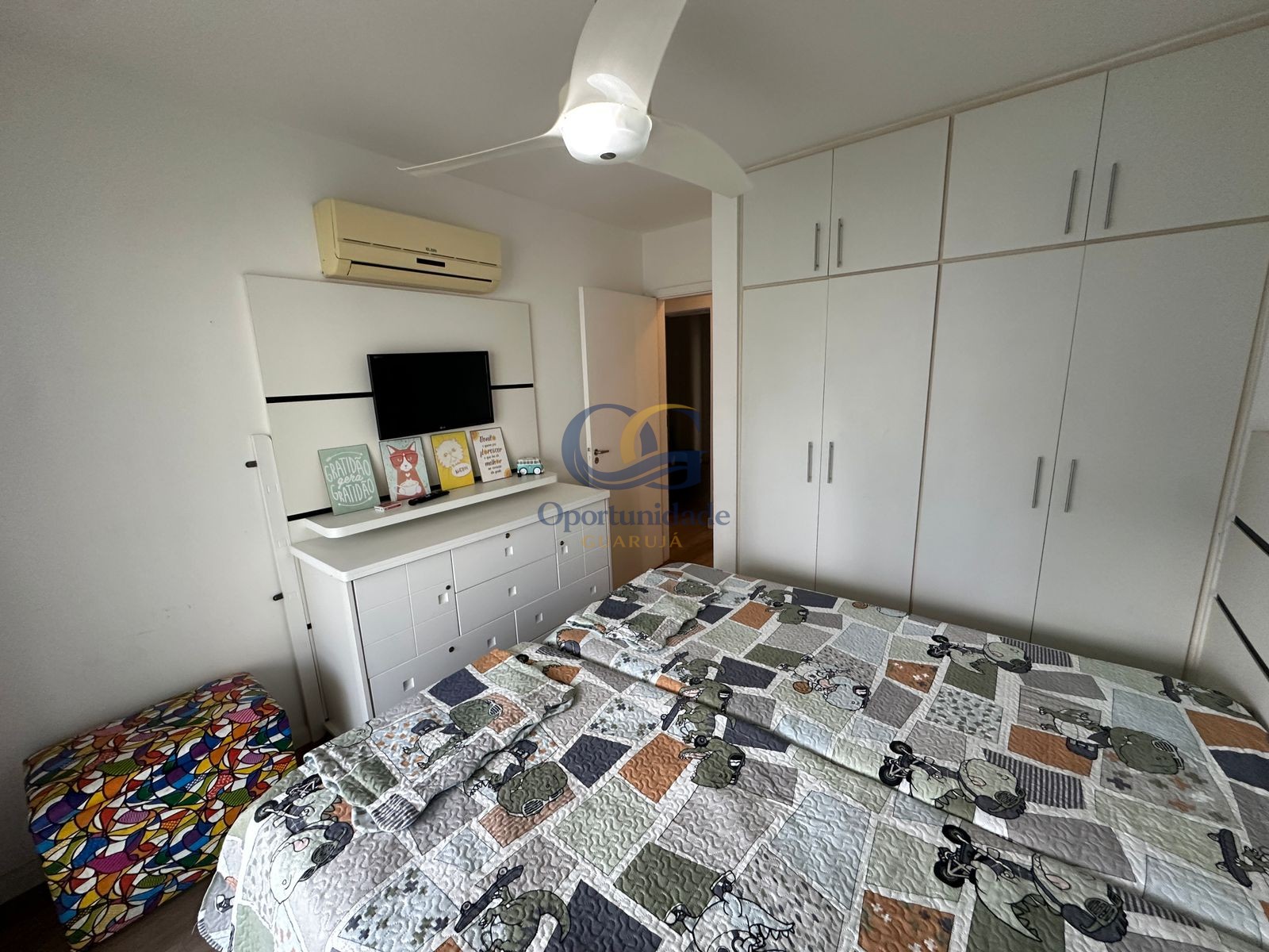 Apartamento na Praia das Pitangueiras, Guarujá - SP