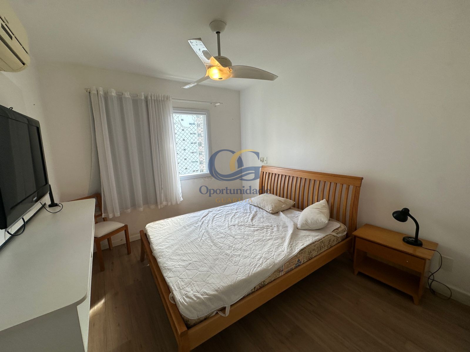 Apartamento na Praia das Pitangueiras, Guarujá - SP
