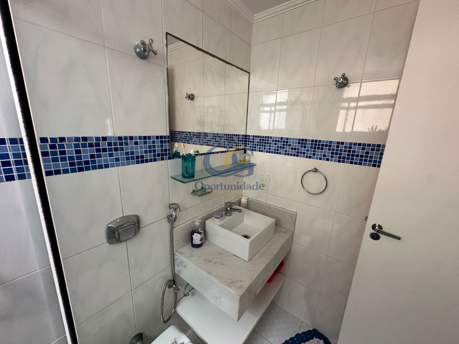 Apartamento na Praia das Pitangueiras, Guarujá - SP