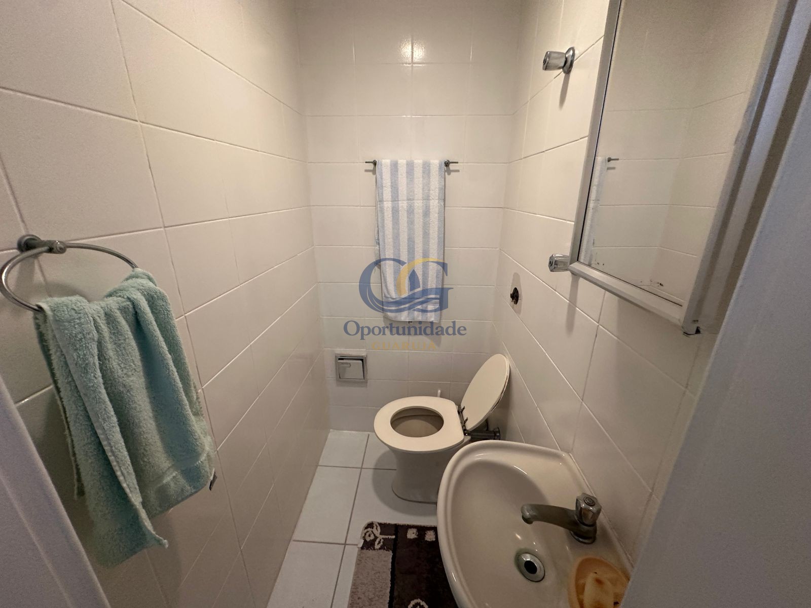 Apartamento na Praia das Pitangueiras, Guarujá - SP