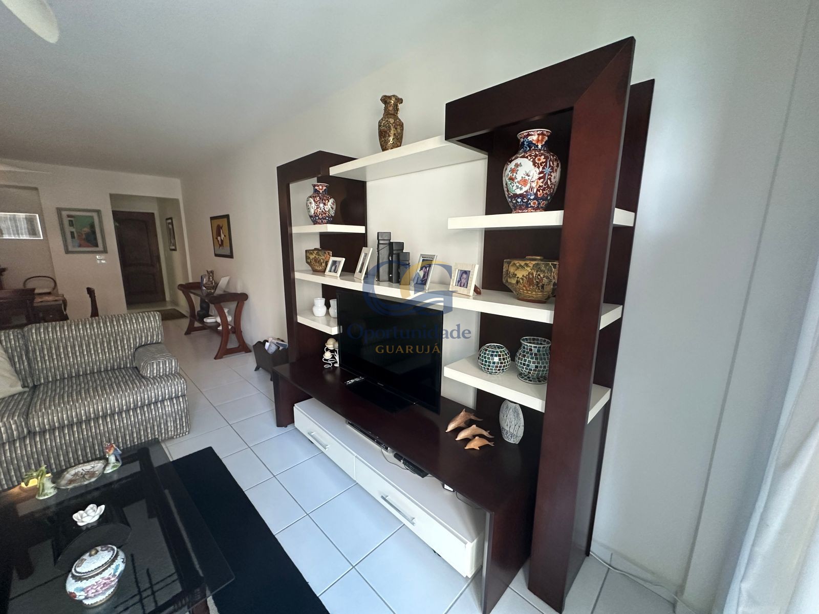 Apartamento na Praia das Pitangueiras, Guarujá - SP