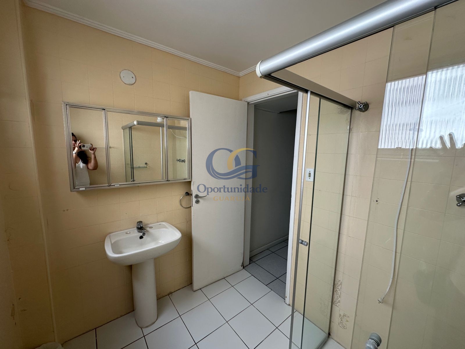 Apartamento na Praia das Pitangueiras, Guarujá - SP