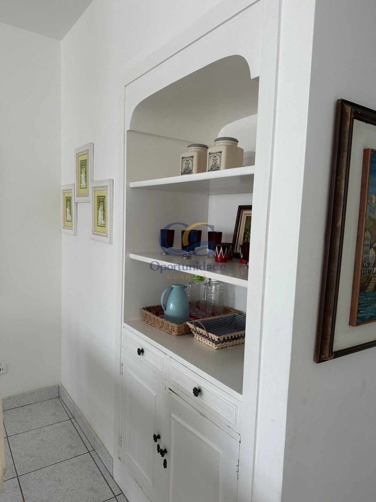 Apartamento na Praia das Pitangueiras, Guarujá - SP