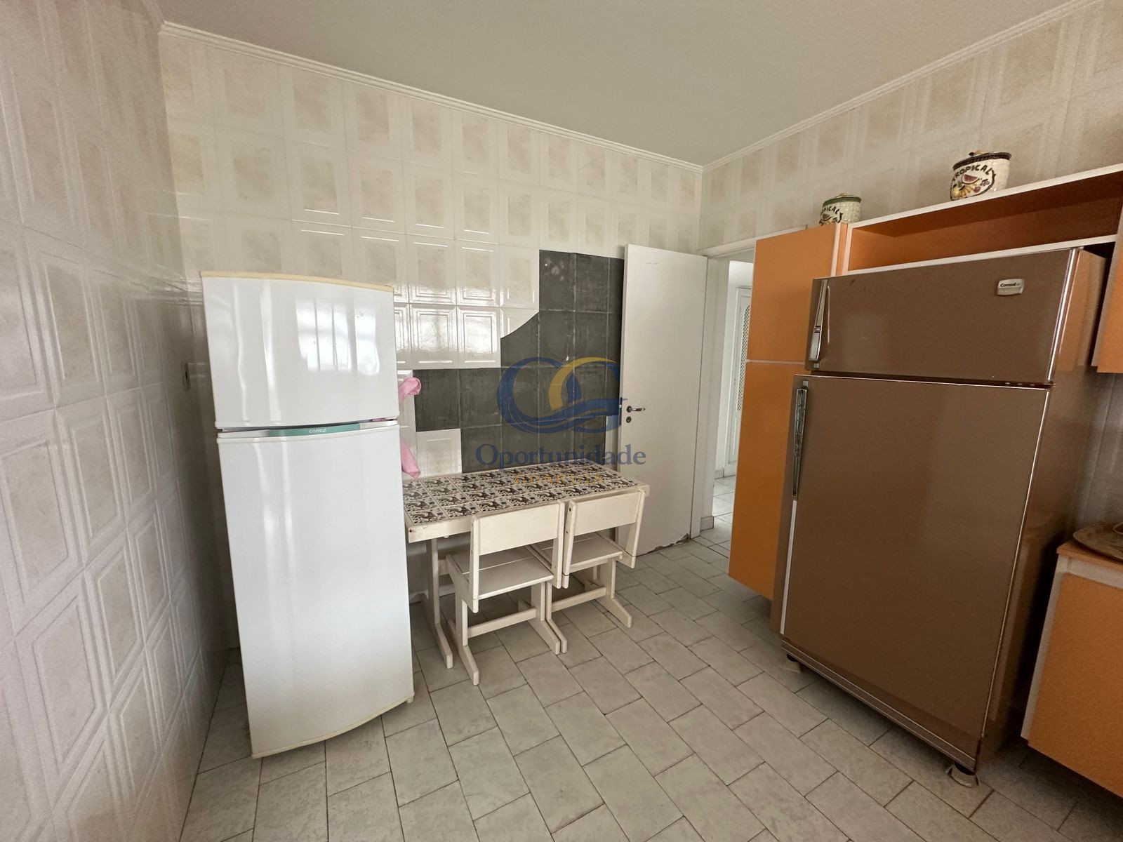 Apartamento na Praia das Pitangueiras, Guarujá - SP