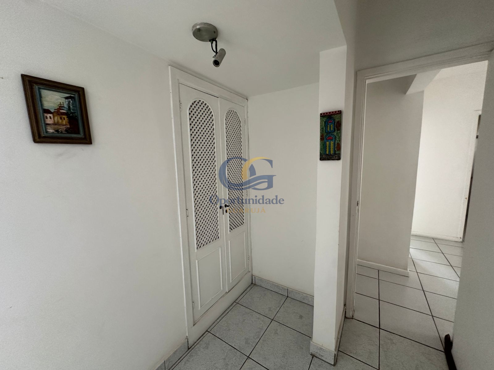 Apartamento na Praia das Pitangueiras, Guarujá - SP