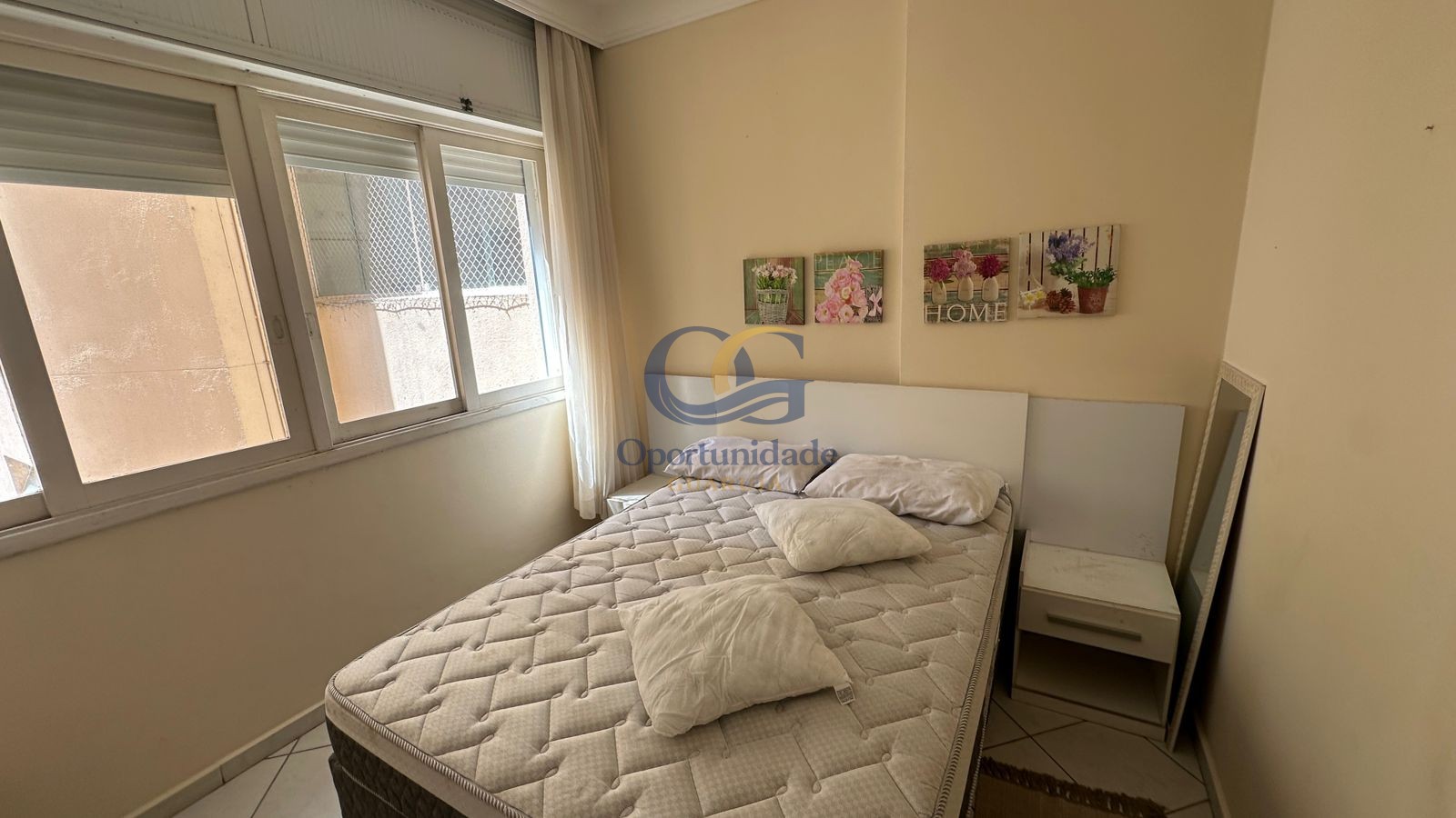 Apartamento na Praia das Pitangueiras, Guarujá - SP