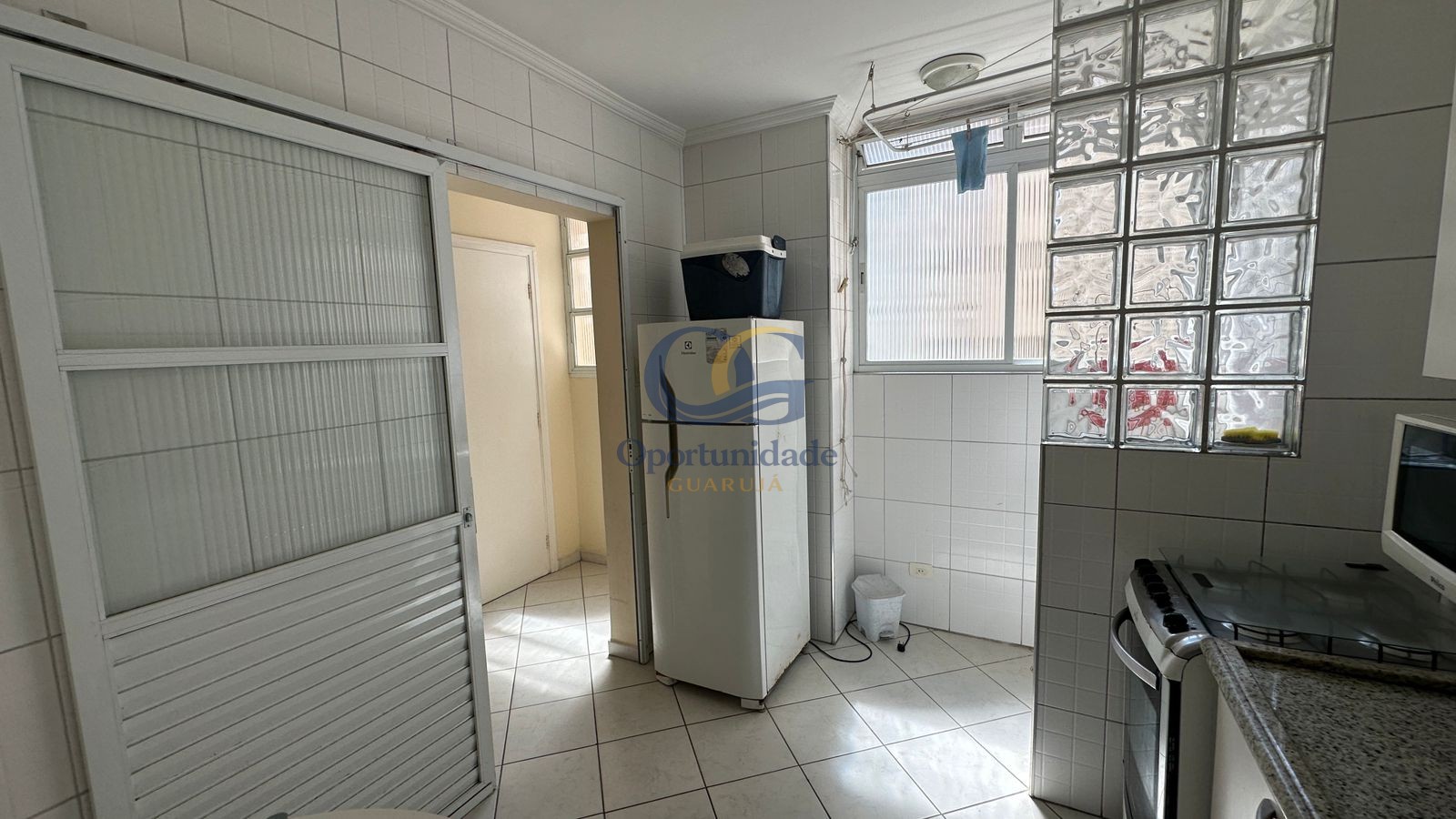 Apartamento na Praia das Pitangueiras, Guarujá - SP