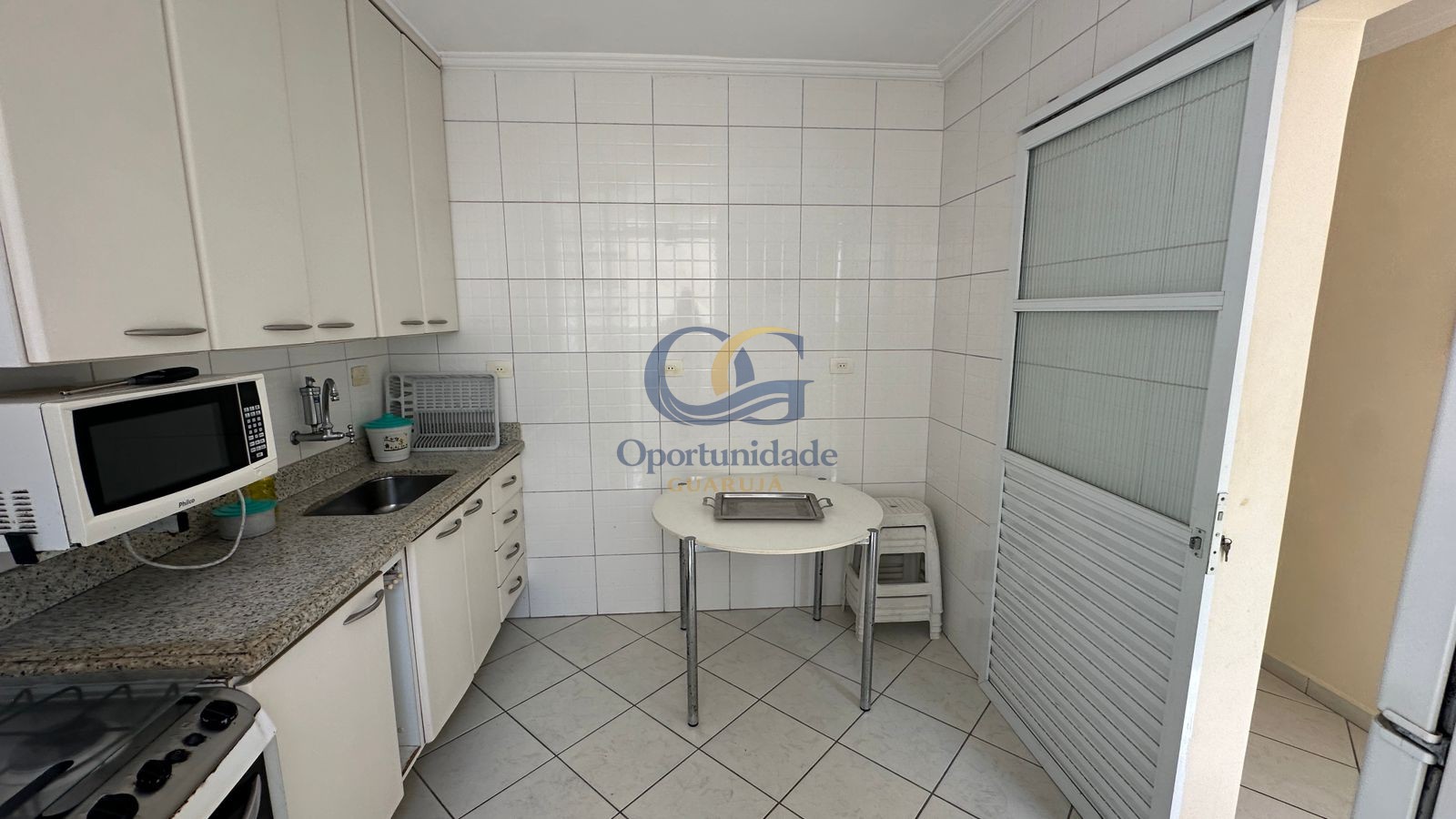 Apartamento na Praia das Pitangueiras, Guarujá - SP