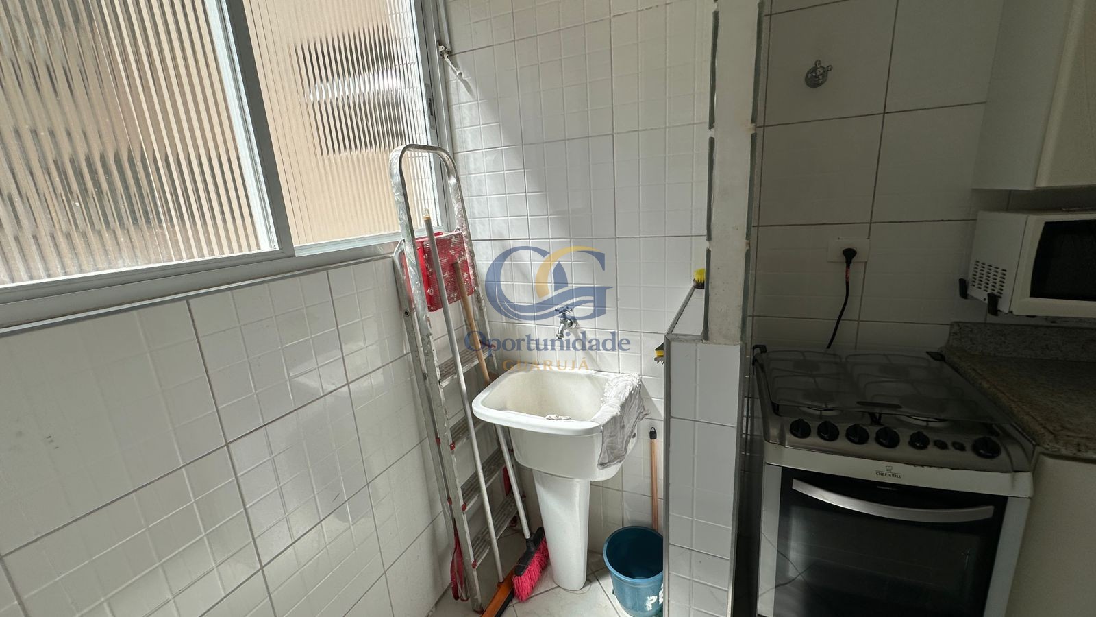 Apartamento na Praia das Pitangueiras, Guarujá - SP