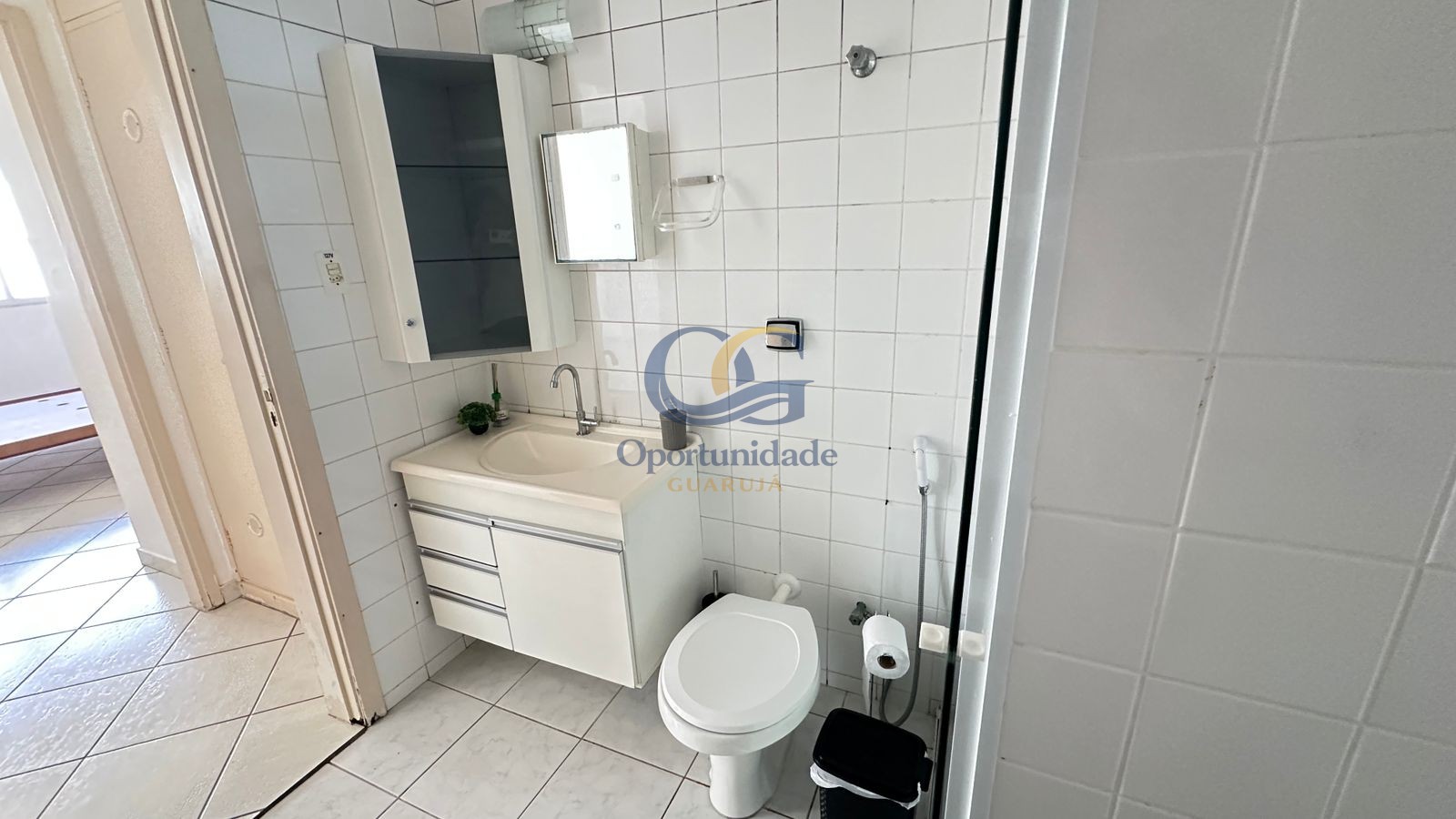 Apartamento na Praia das Pitangueiras, Guarujá - SP